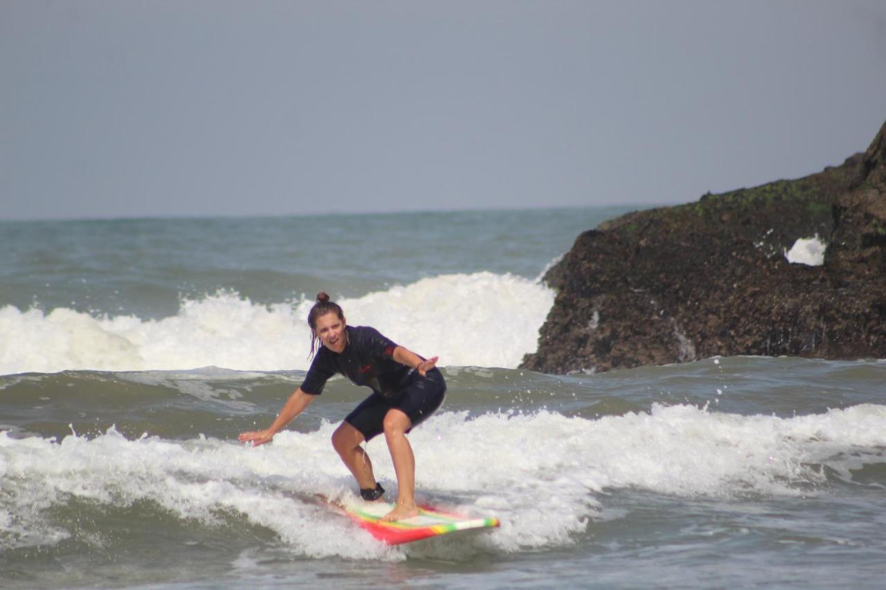 Hostal Puerto Engabao "El Surf Shelter" 외부 사진