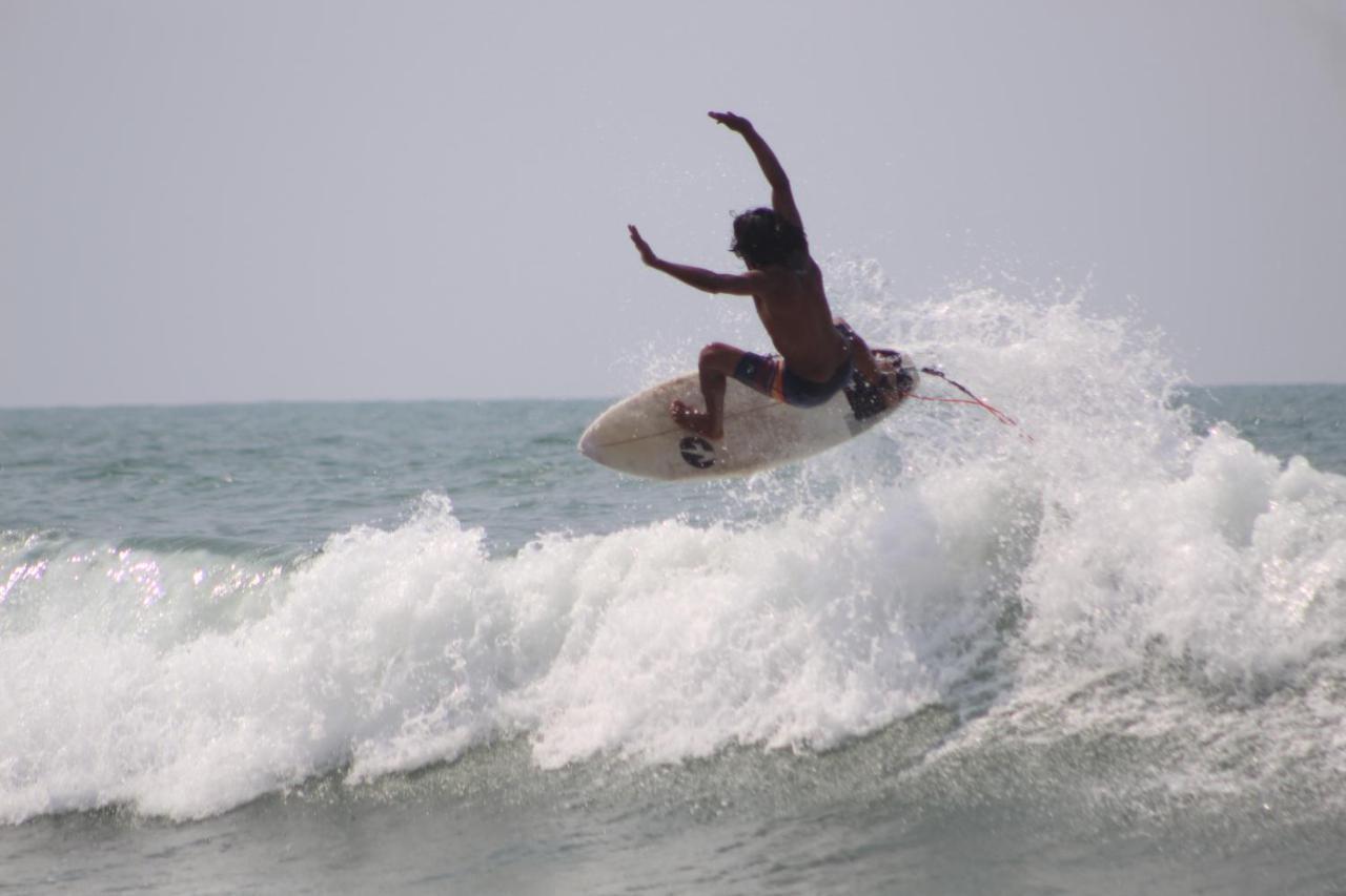 Hostal Puerto Engabao "El Surf Shelter" 외부 사진